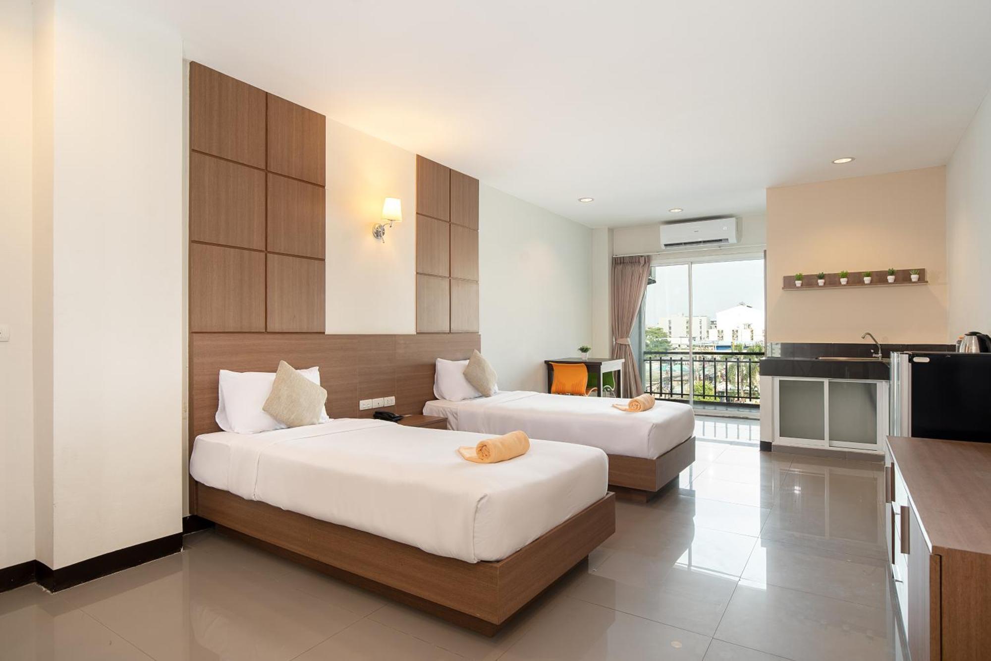 Leenova Place Bangkok Esterno foto