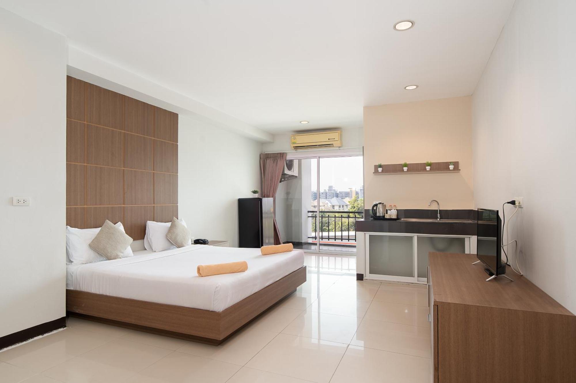 Leenova Place Bangkok Esterno foto