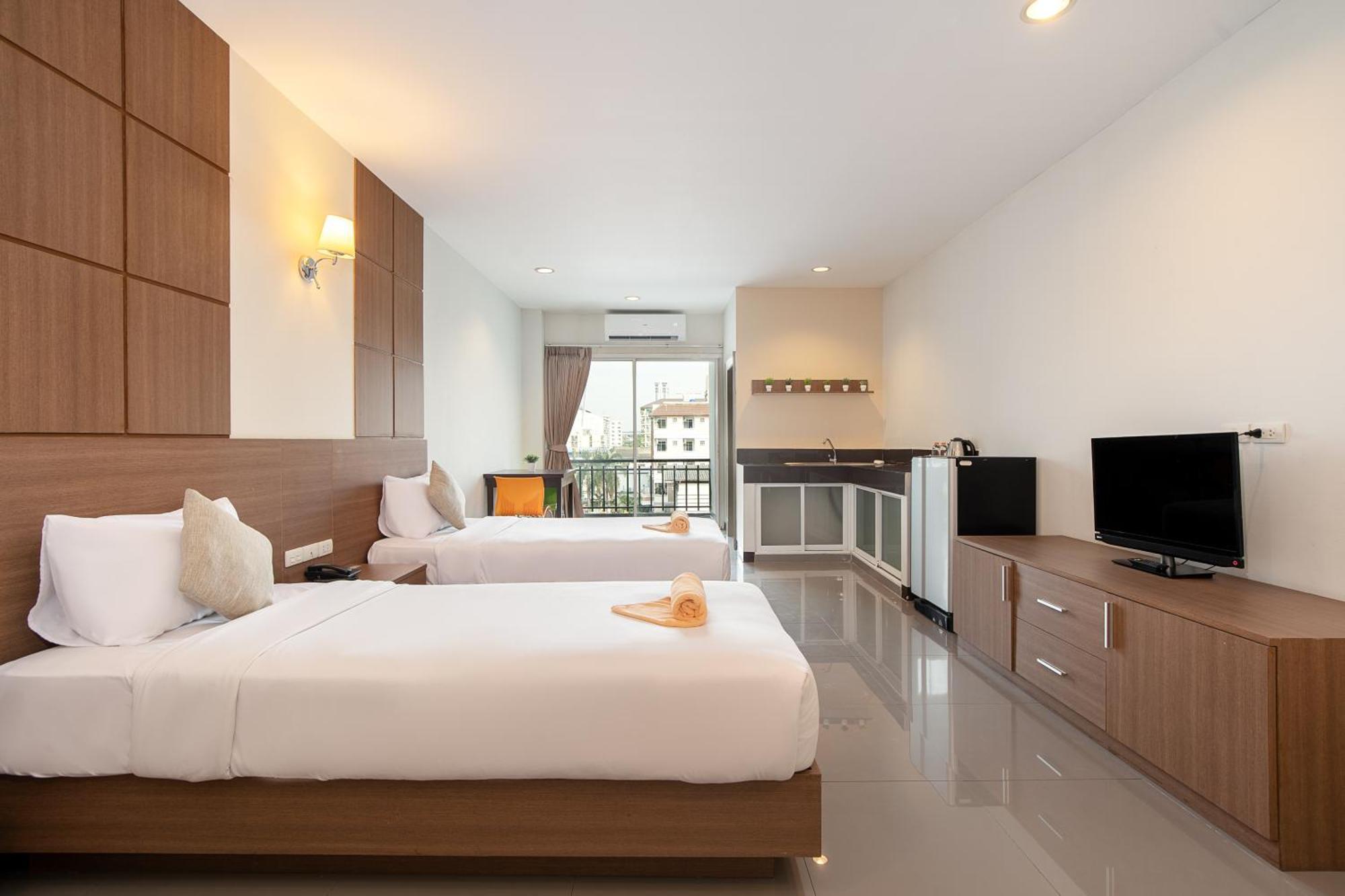 Leenova Place Bangkok Esterno foto