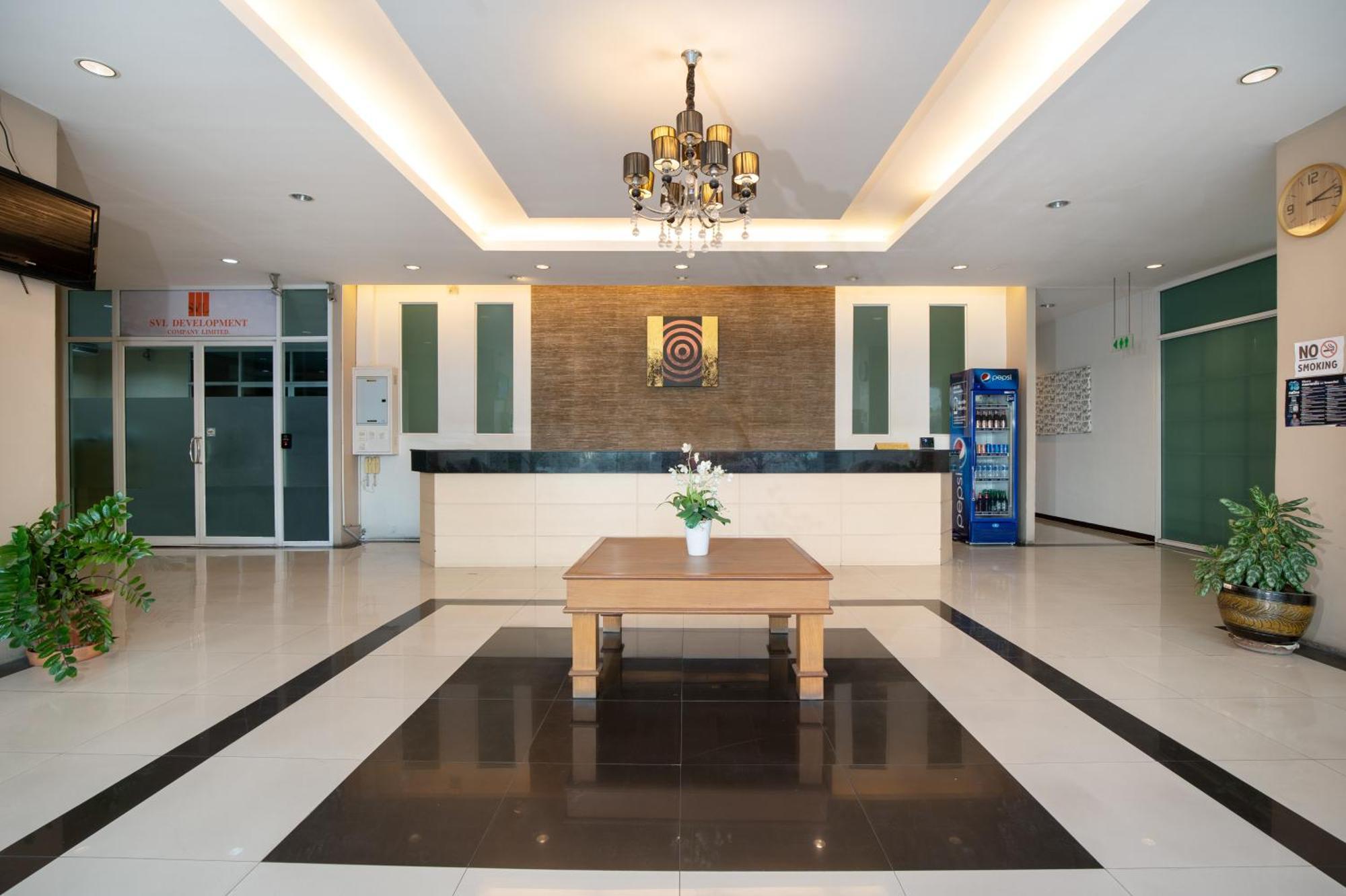 Leenova Place Bangkok Esterno foto